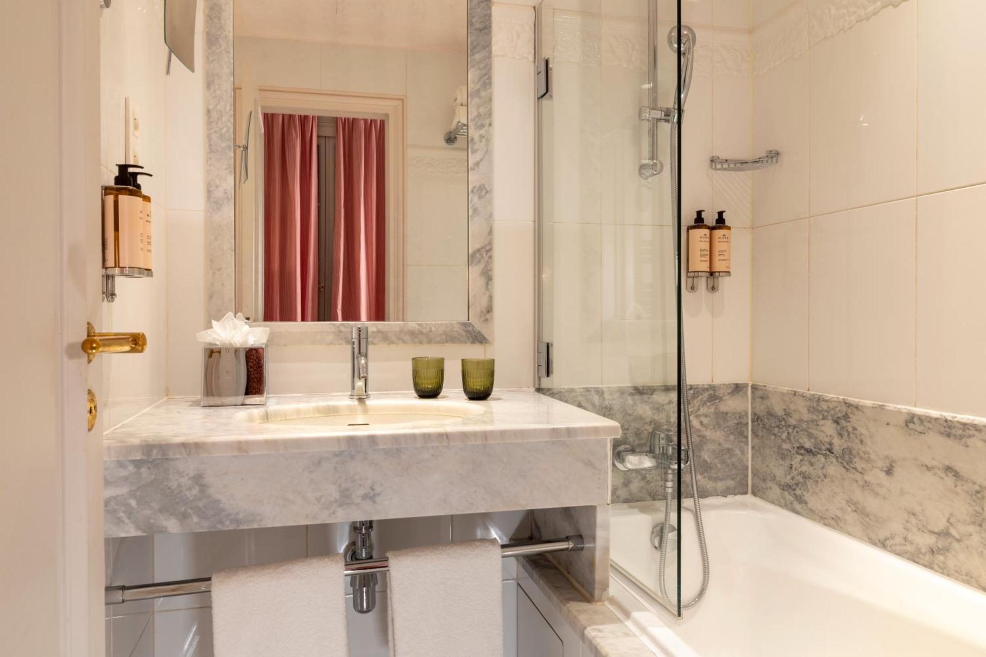 Hotel Le Lavoisier & Spa Paris Exterior photo